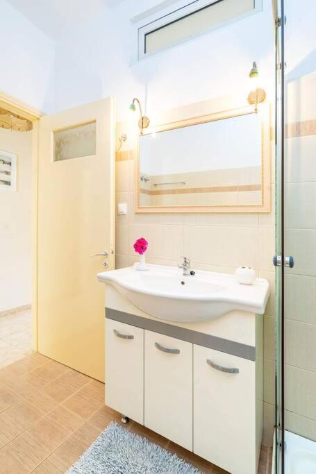 Rosa 'S House Apartment Палекастрон Екстериор снимка